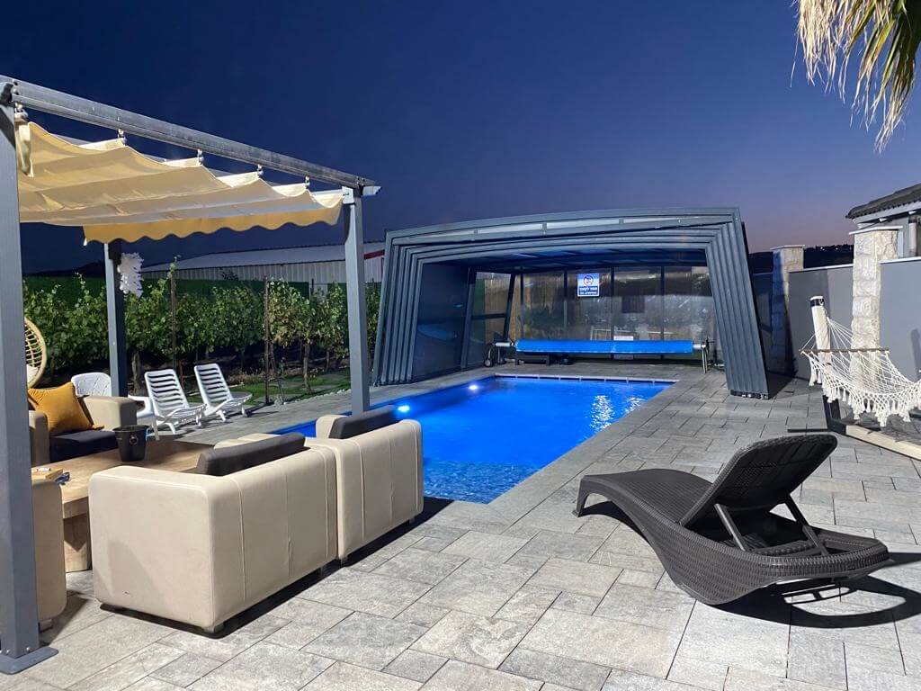 וילות בצפון עם בריכה